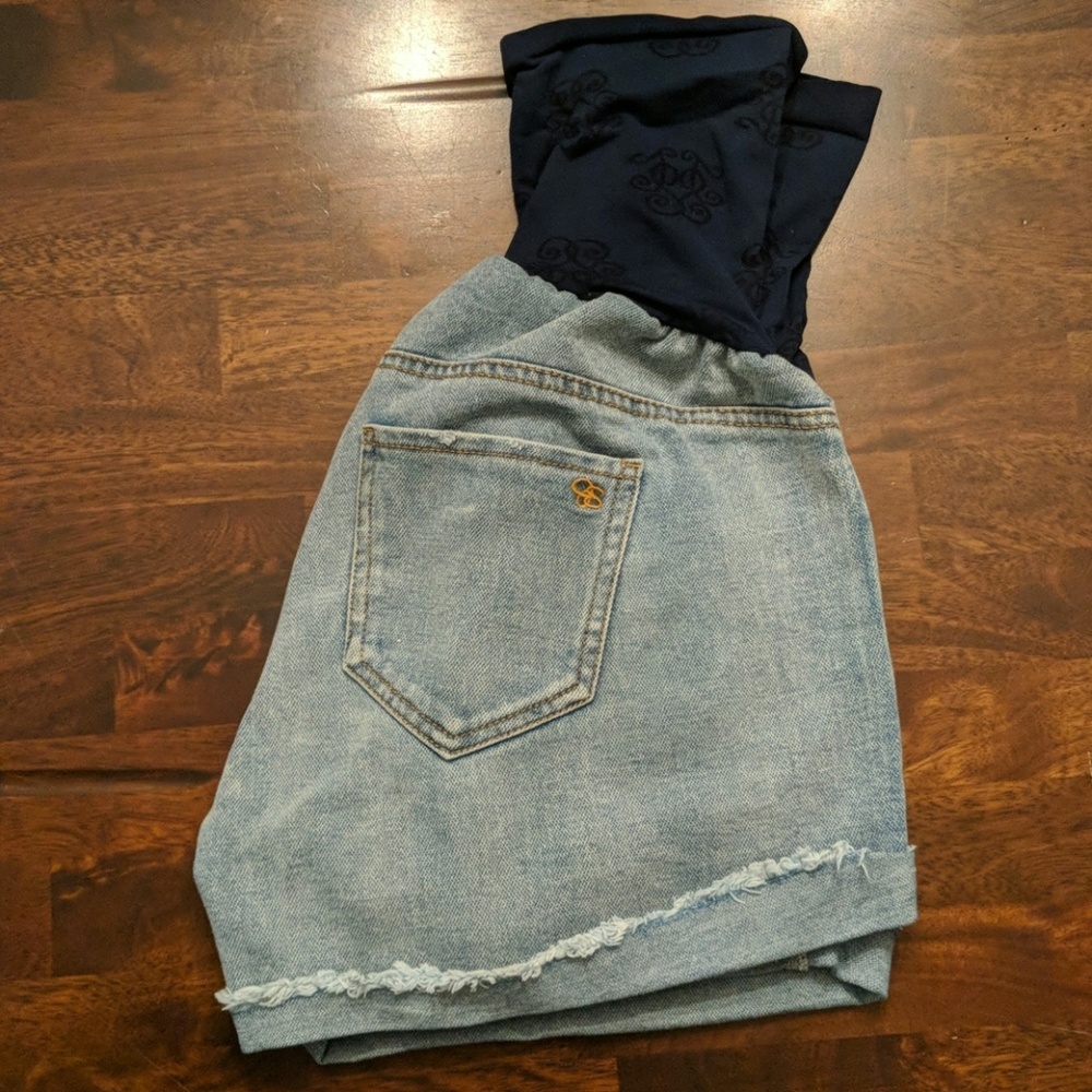 Jessica Simpson Full Panel Maternity Shorts
